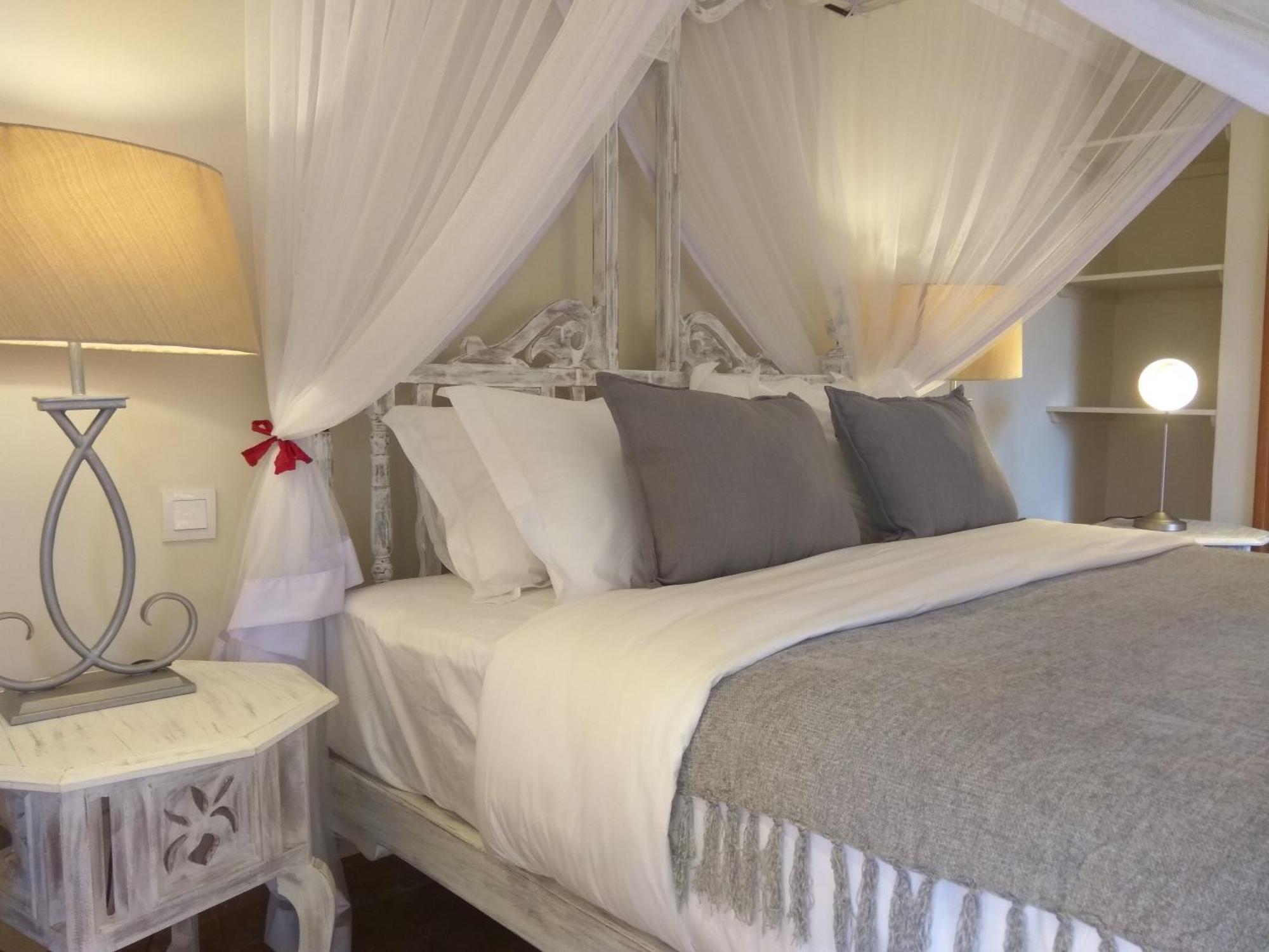 Le Rustique Hotel Нанюки Екстериор снимка