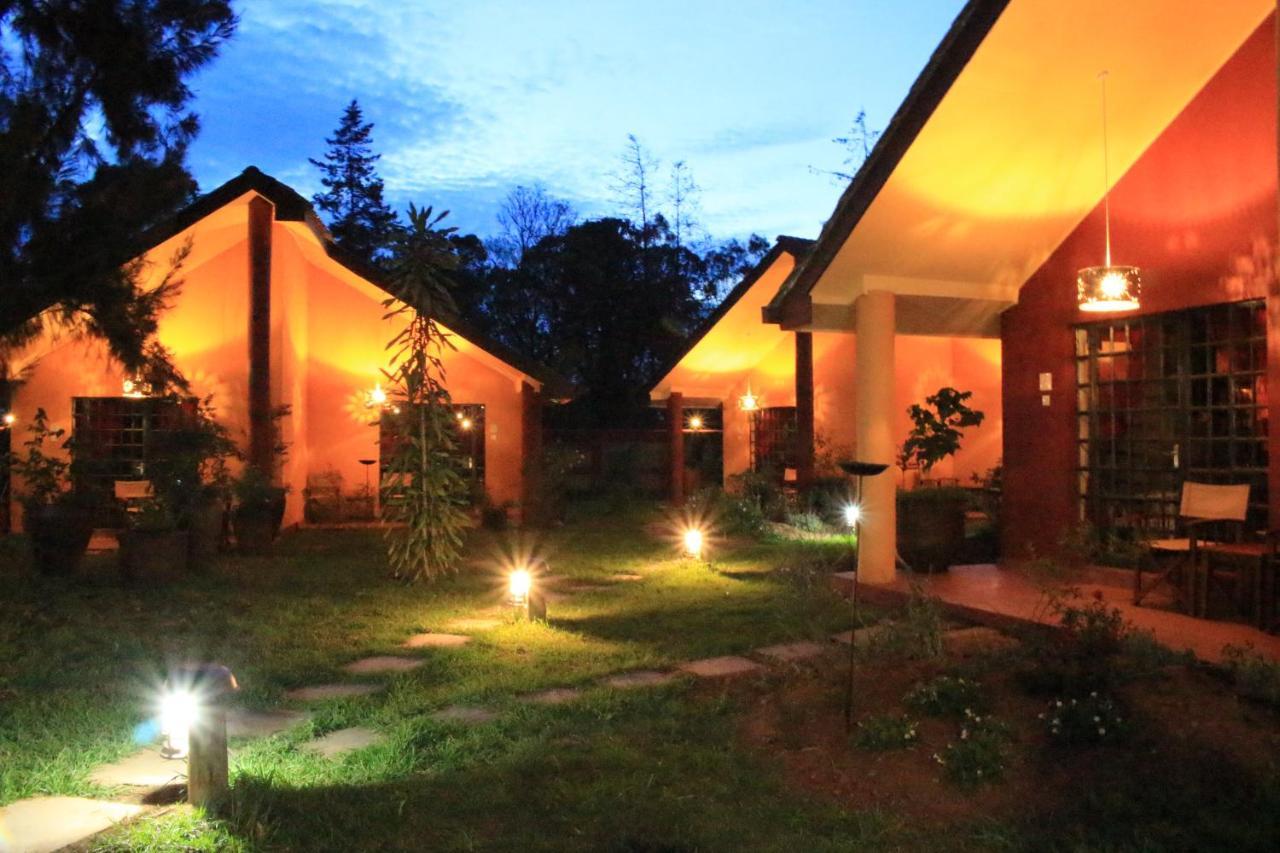 Le Rustique Hotel Нанюки Екстериор снимка