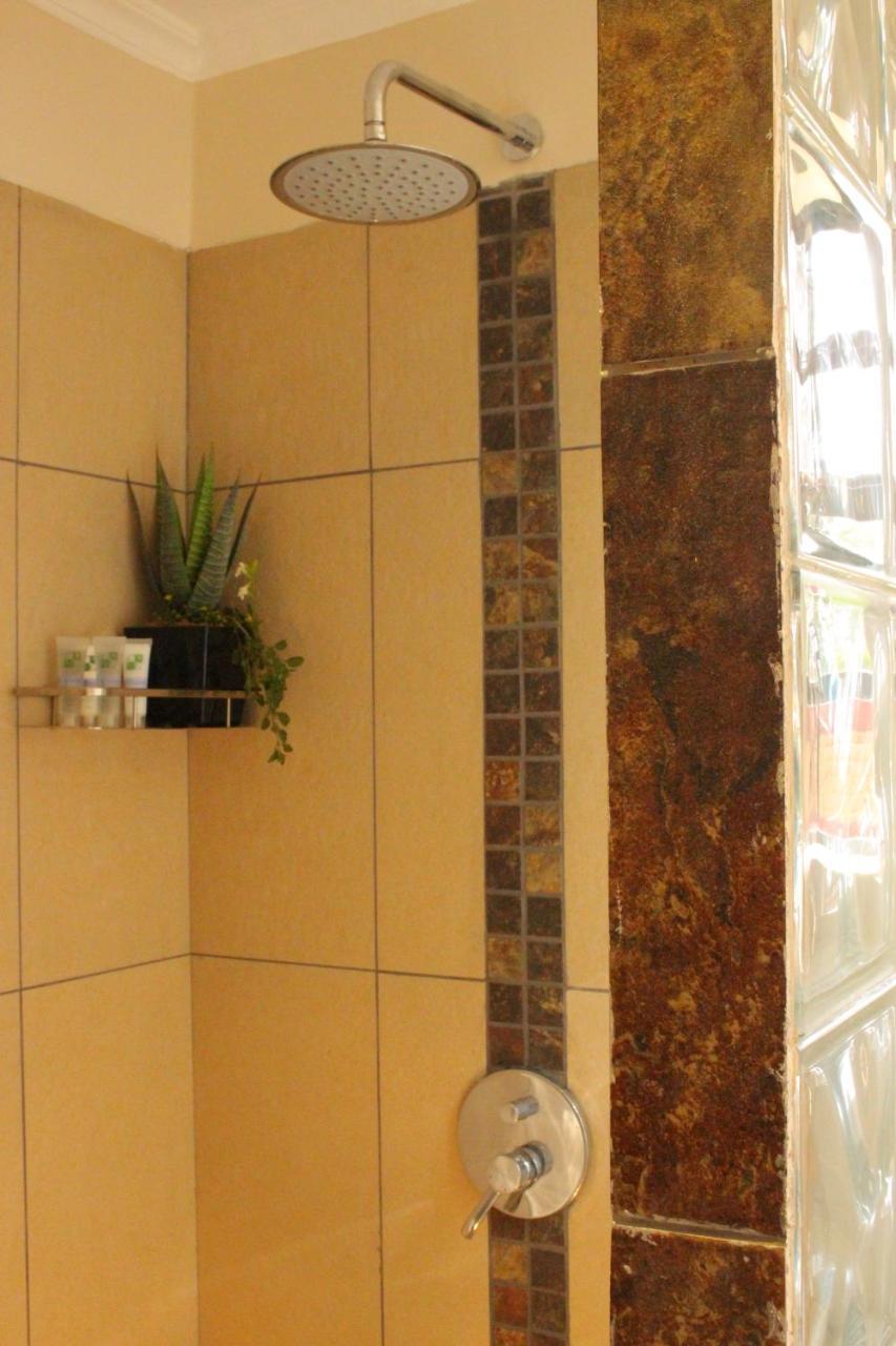Le Rustique Hotel Нанюки Екстериор снимка
